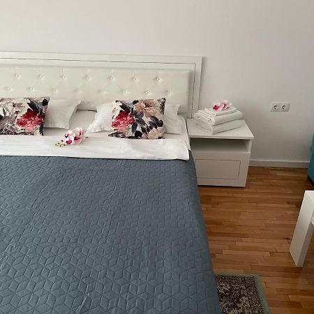 Orhideea Apartment Орадя Экстерьер фото